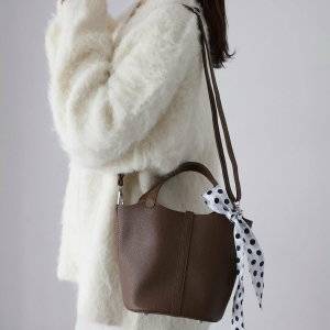 なんでも合う♪ブラウンのバッグを使った冬のレディースコーデ6つ