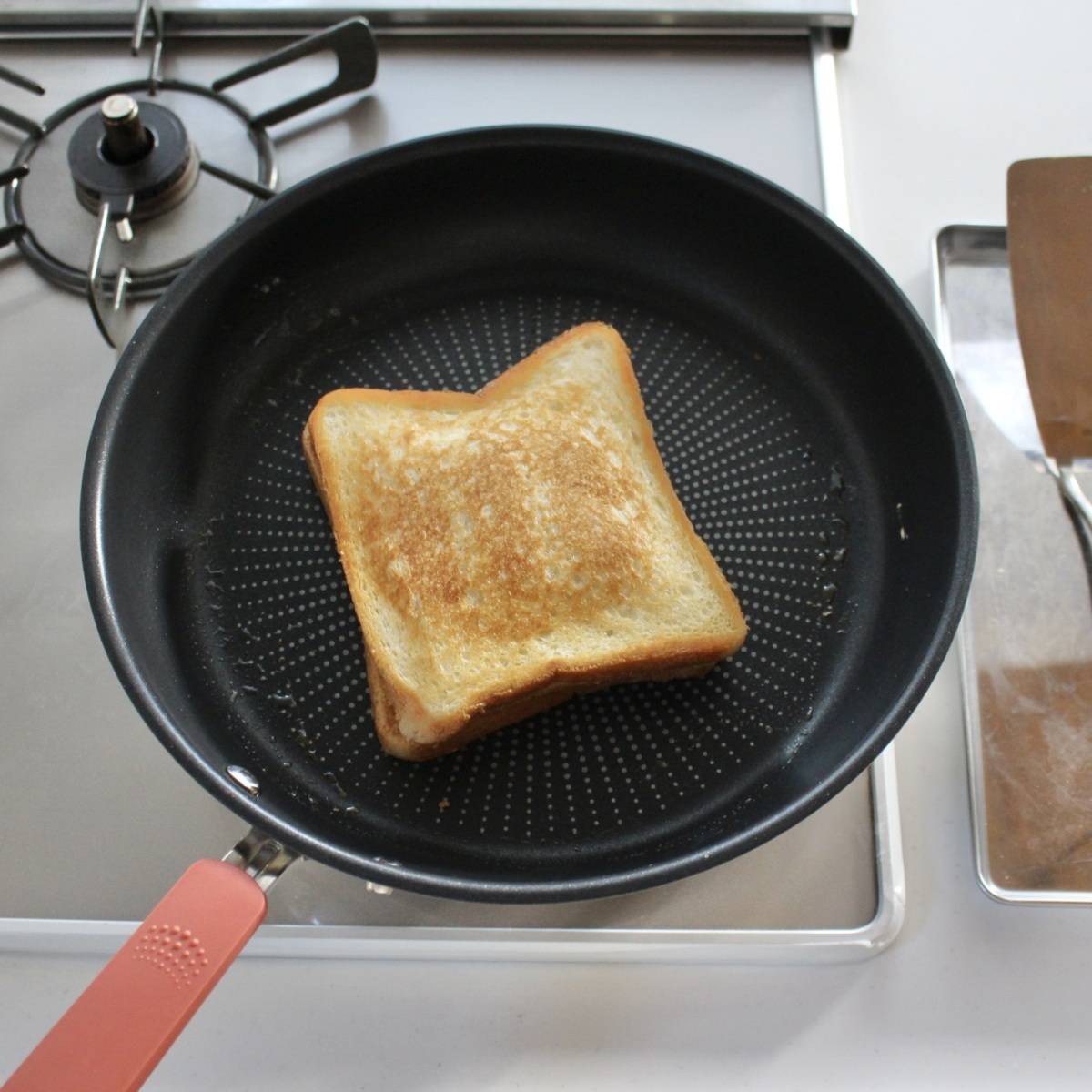 パスコ公式の「バナナとピーナッツバターのサンド」のレシピ