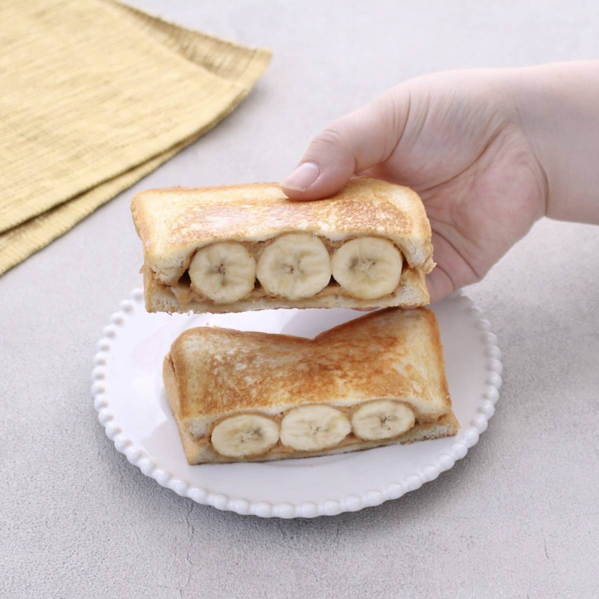パスコ公式の「バナナとピーナッツバターのサンド」のレシピ
