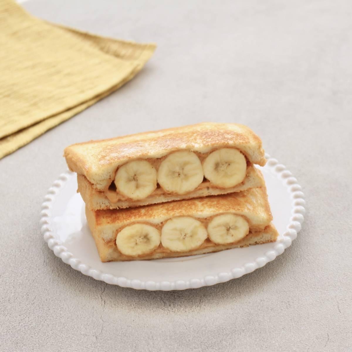 パスコ公式の「バナナとピーナッツバターのサンド」のレシピ