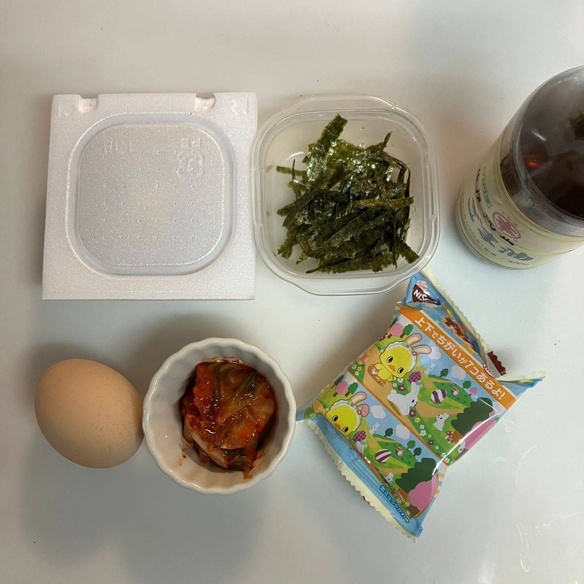 チキンラーメン公式の「神速！やみつきとろ〜りキムチキ納豆」のレシピ