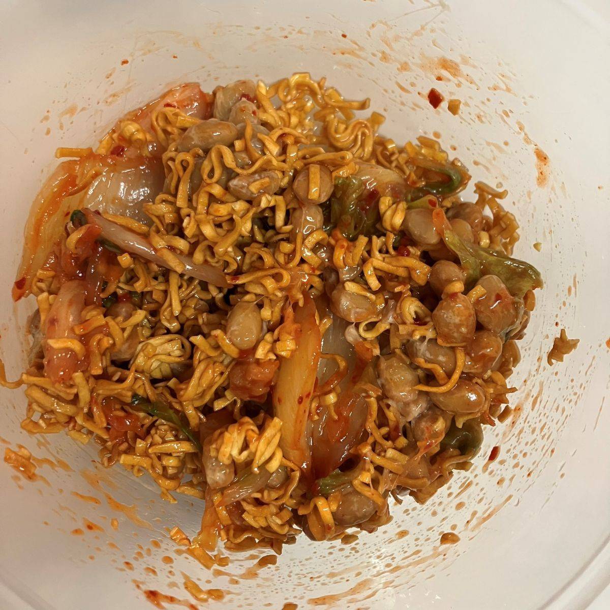 チキンラーメン公式の「神速！やみつきとろ〜りキムチキ納豆」のレシピ