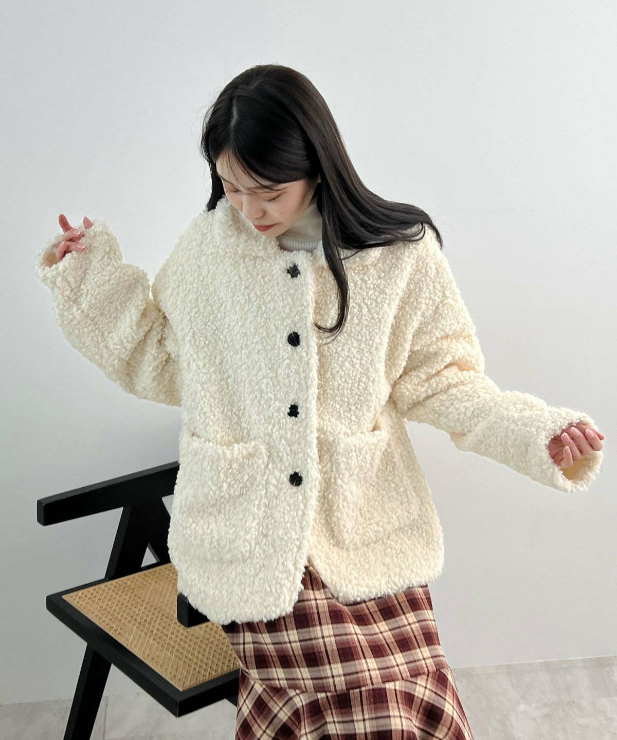 ボアブルゾン×チェック柄タイトスカート