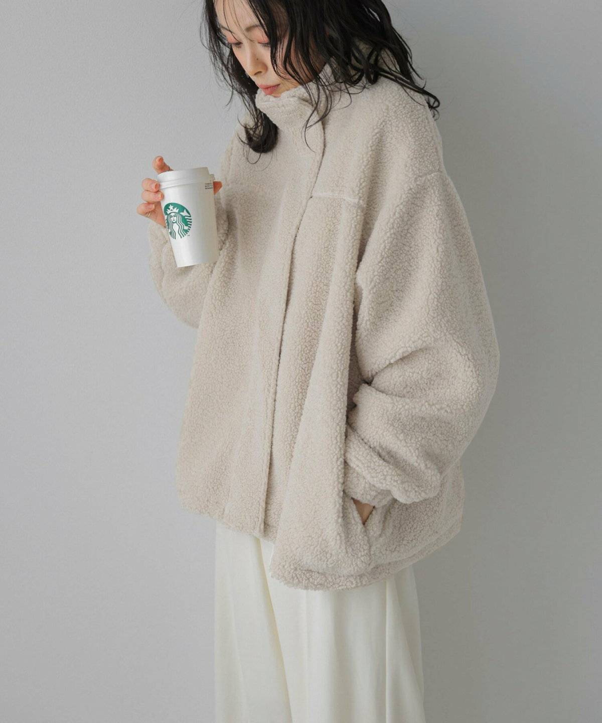 ショットコート×サテンスカート