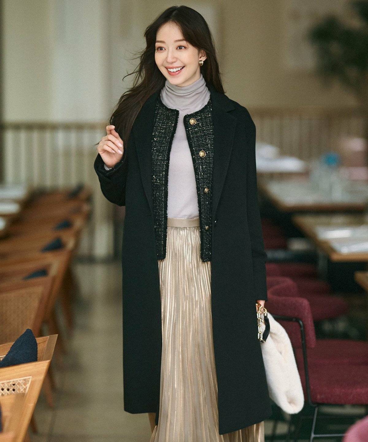 ロングコート×タートルネックニットプルオーバー