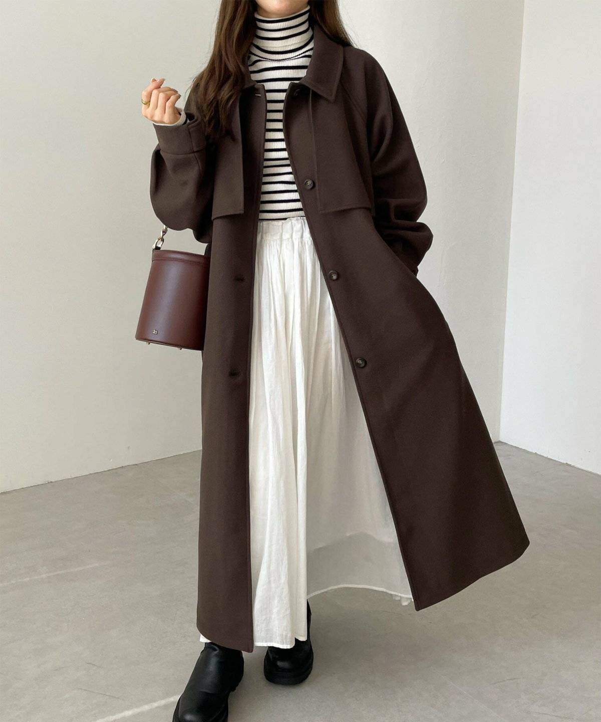 ロングコート×スカート