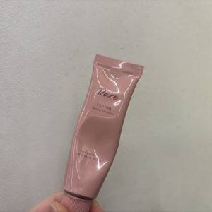 いい香りがずっと続く。甘くて上品「Rare Beauty」のレイヤリングバーム