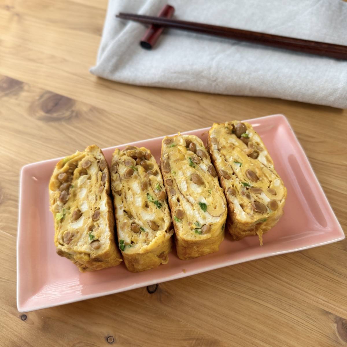 タカノフーズ公式の「納豆と豆腐のふわふわだし巻き卵」のレシピ