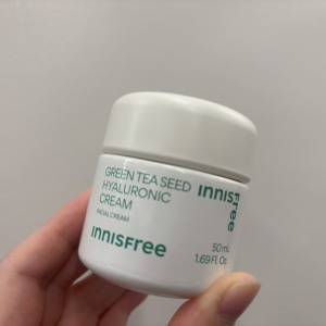 “緑茶×ヒアルロン”でしっとり。ベタつかず密着「イニスフリークリーム」レビュー