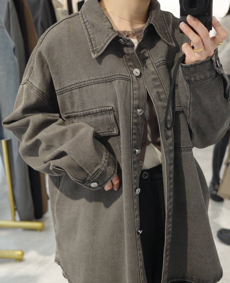 デニムシャツコーデ