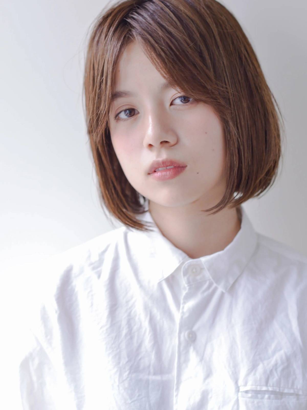 センターパートのレトロボブ