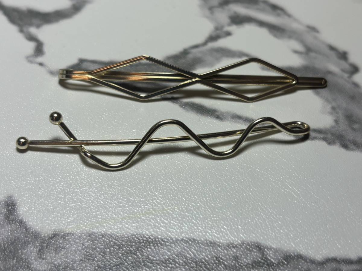 3COINS　メタルヘアピン　ツヤ感