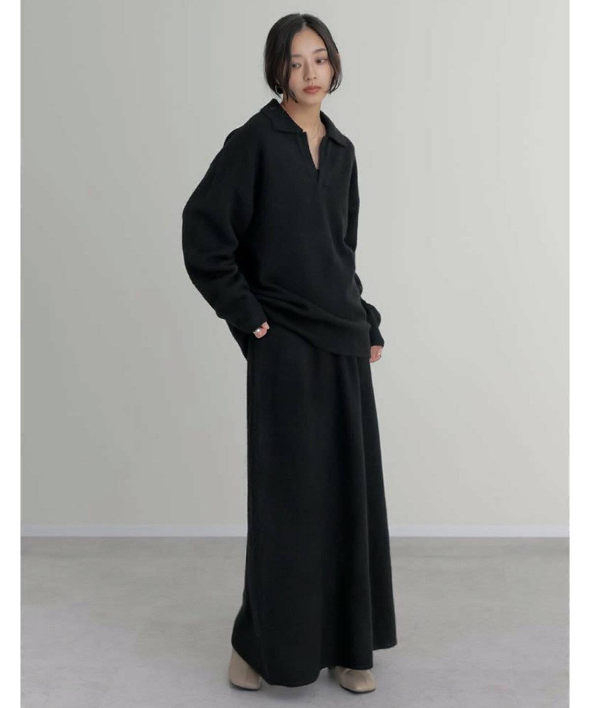 スカートコーデの女性