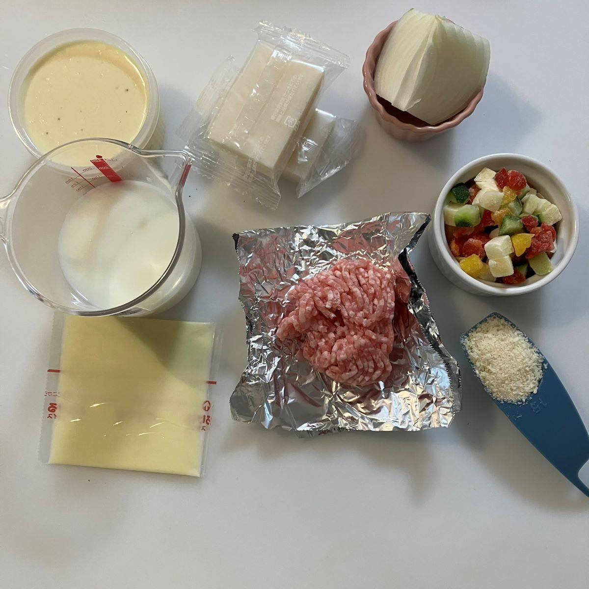 サトウ食品公式の「もっちりワンディッシュグラタン」のレシピ