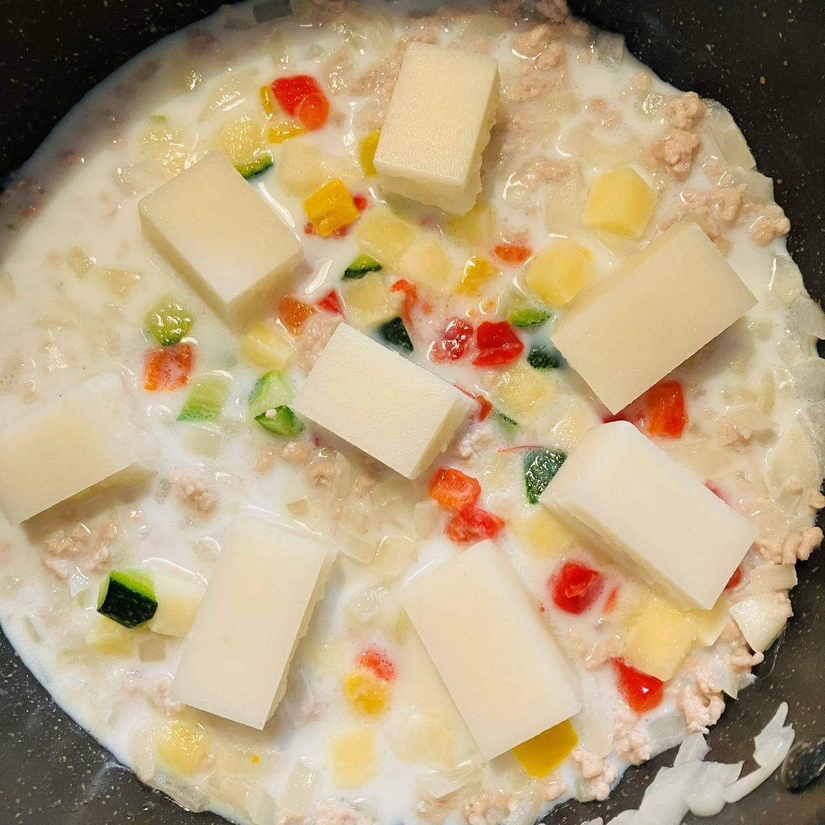 サトウ食品公式の「もっちりワンディッシュグラタン」のレシピ