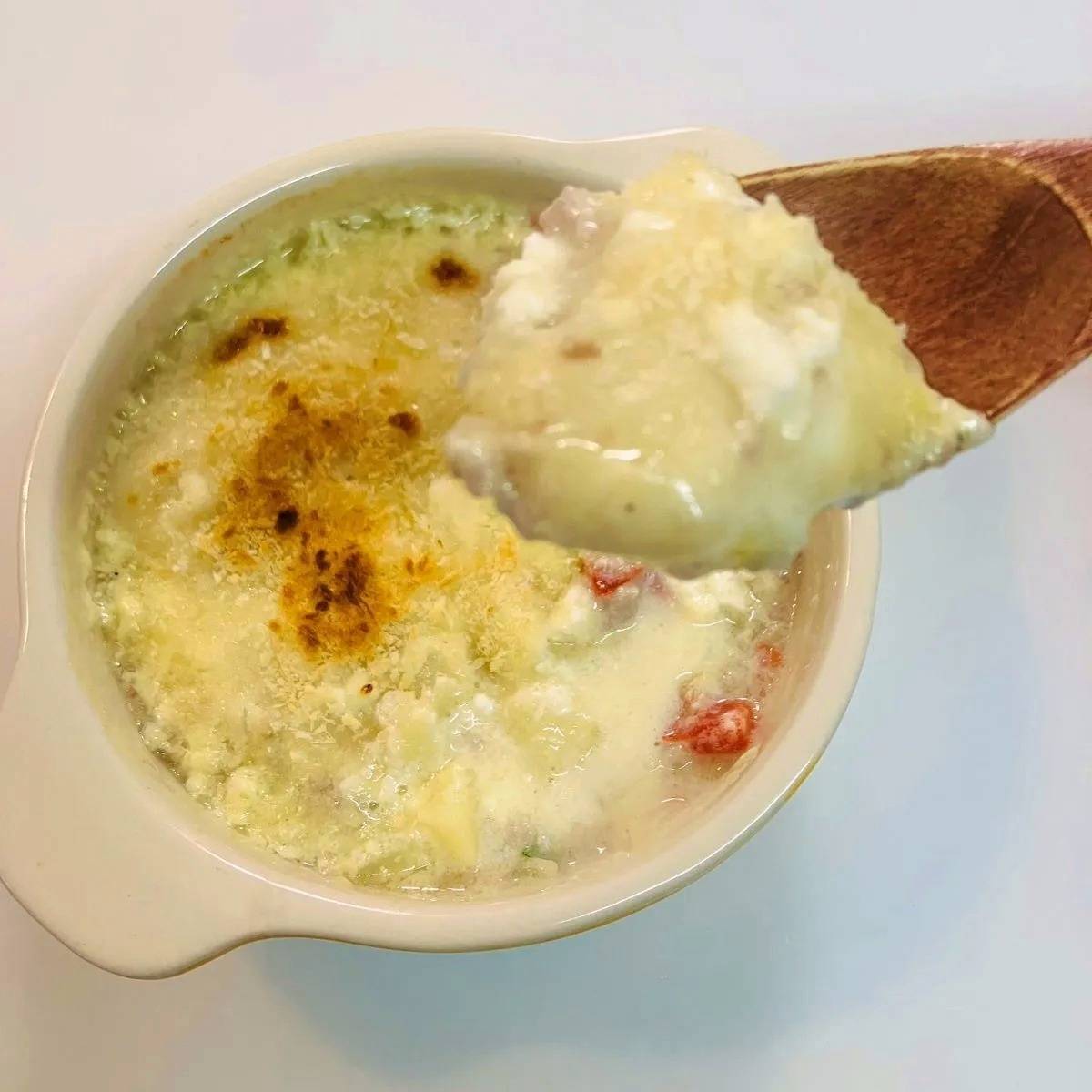 サトウ食品公式の「もっちりワンディッシュグラタン」のレシピ