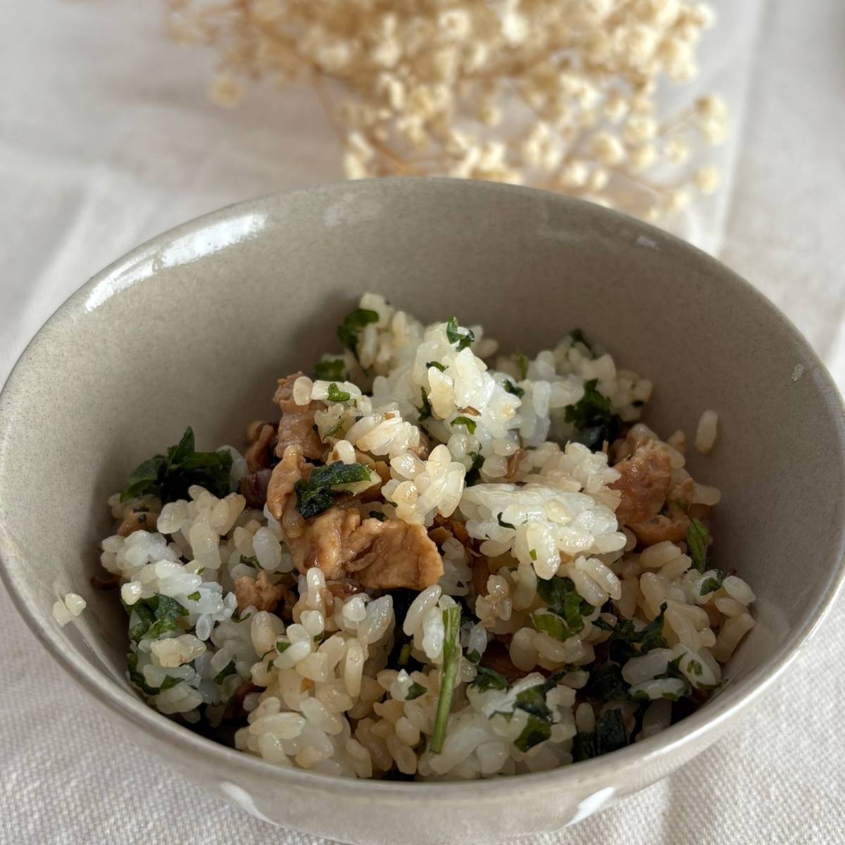 JAグループ公式の「豚肉、きのこ、シソの混ぜご飯」のレシピ