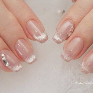 【2026年2月】垢抜けも季節感も両立せよ。最新モーヴピンクネイル5選