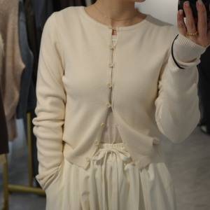 前後で表情チェンジ！ショート丈で脚長見え「ラジエム」2WAYカーディガン