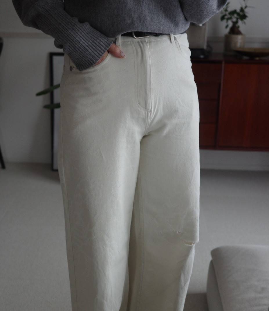 MURUAのホワイトデニム