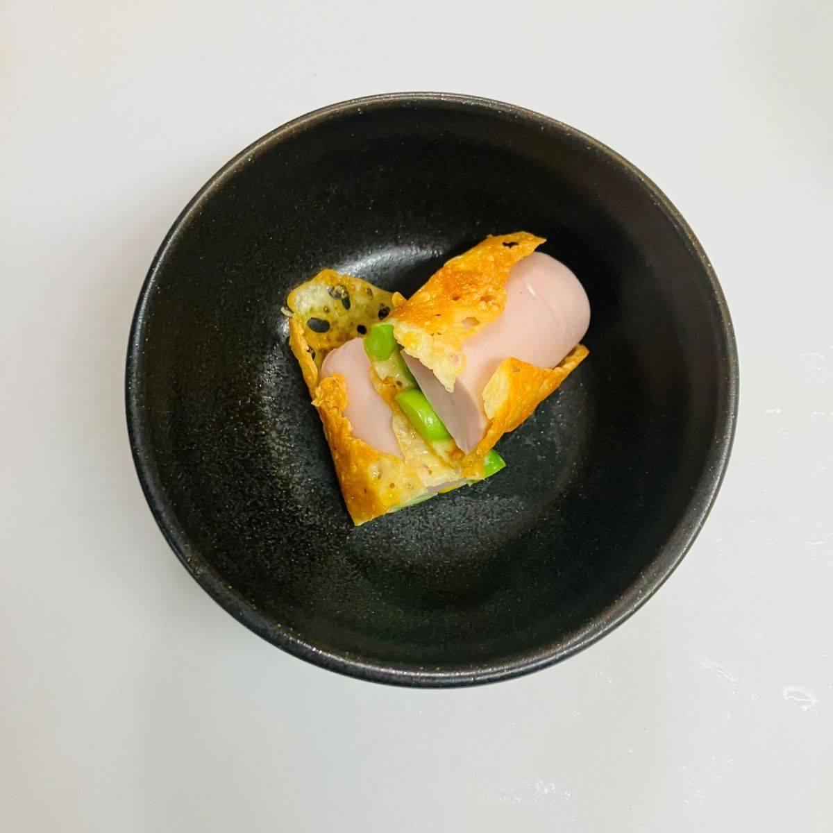 ニッスイ公式の「えだ豆入りカリカリチーズのおさかなのソーセージ巻き」のレシピ