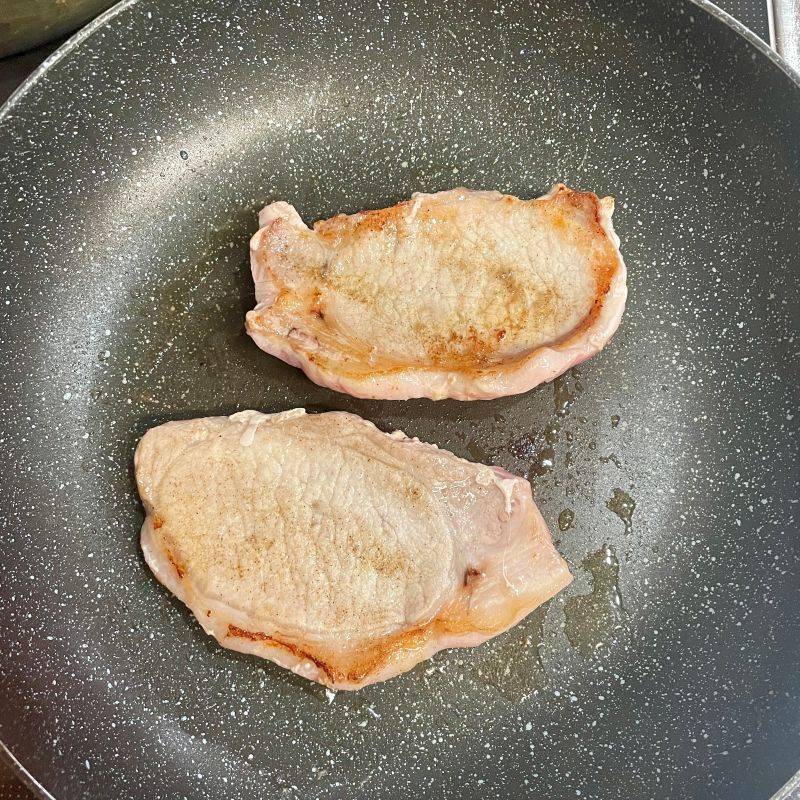 くらこん公式の「ステーキ〜塩こんぶわさびのせ〜」のレシピ