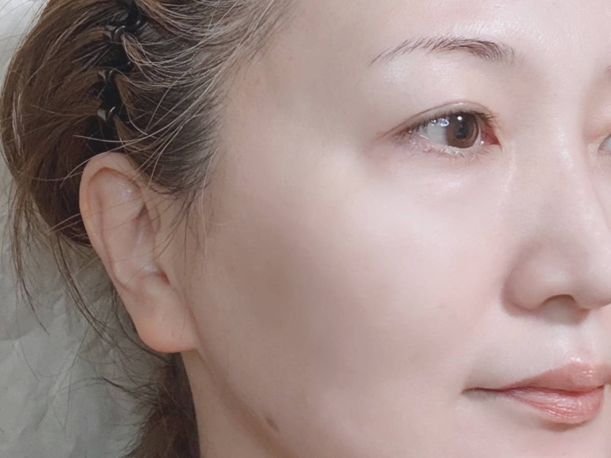 nake ネイク カラーチューニングベース 01 シアーラベンダー UV化粧下地 塗布後 筆者顔