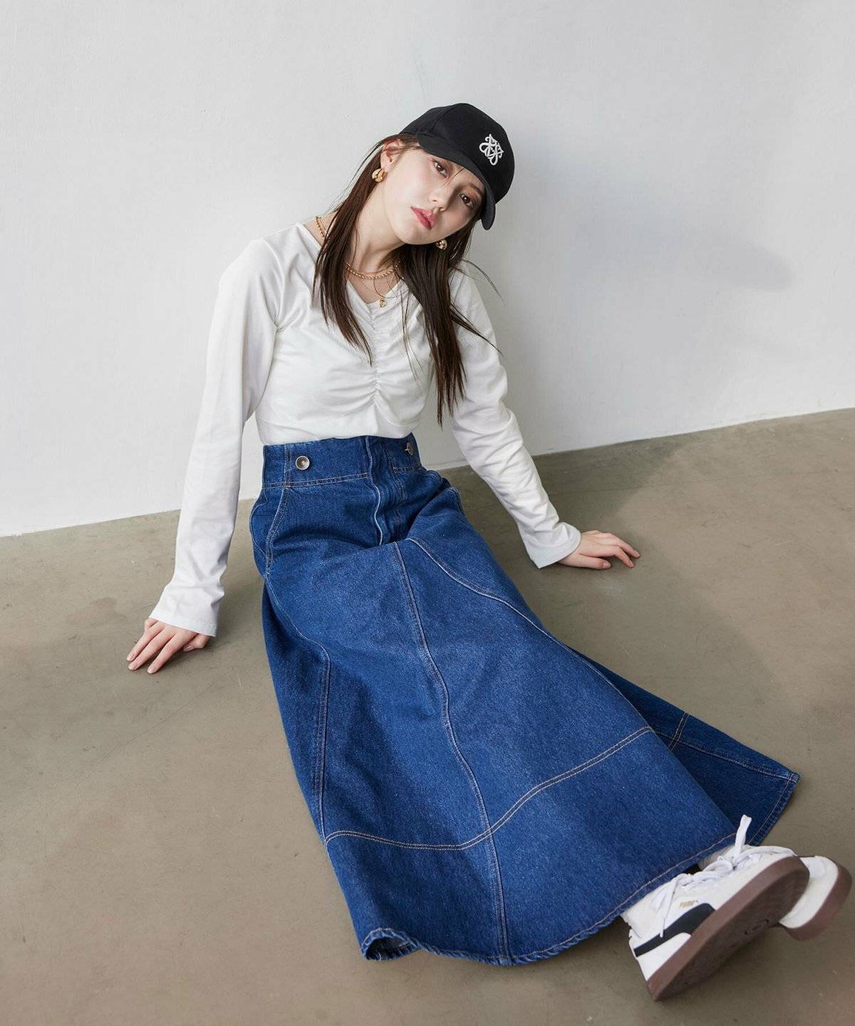 デニムスカートでゆる可愛い