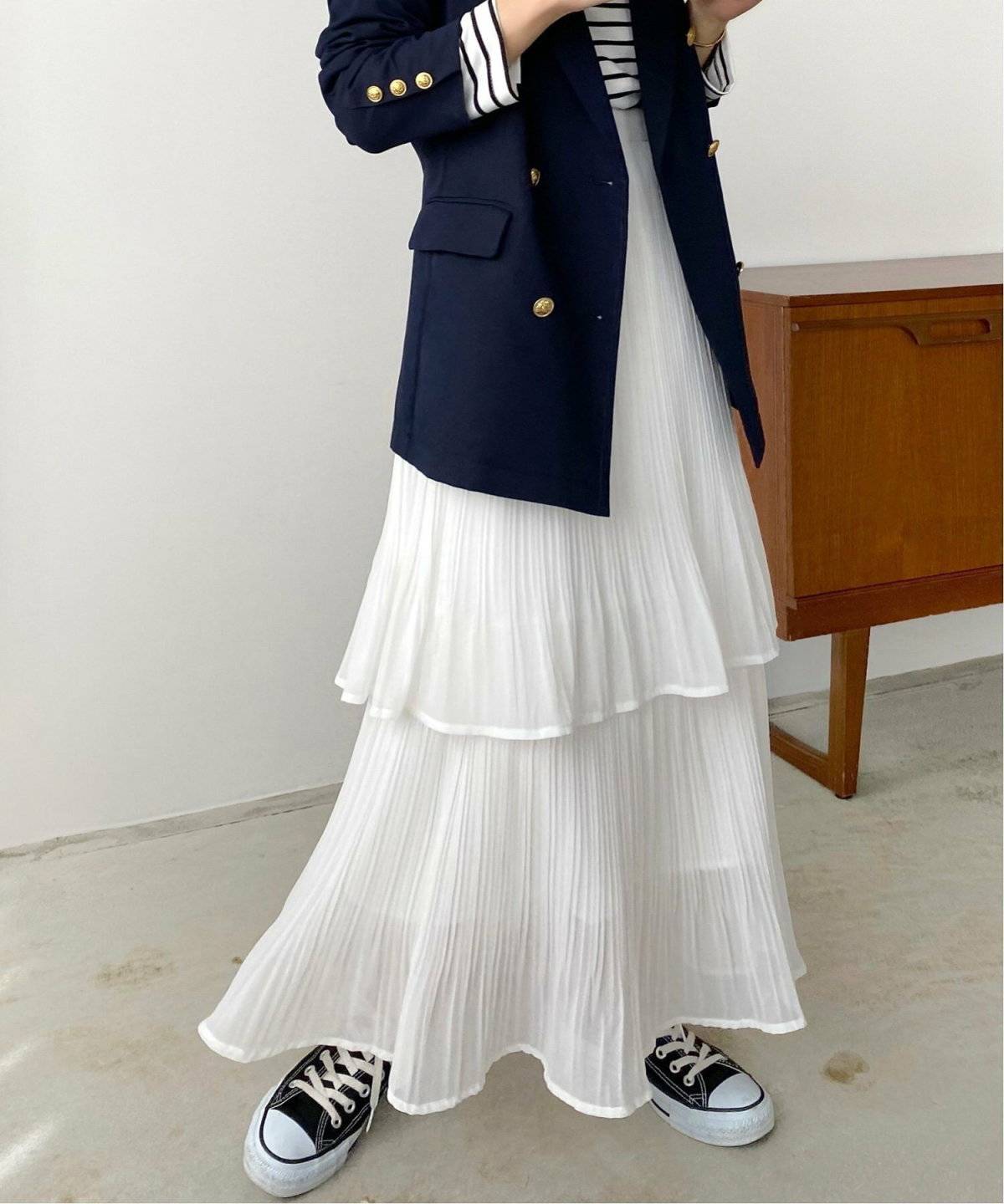 プリーツスカートの上品スタイル