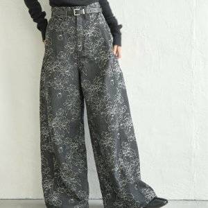 花柄パンツコーデおすすめ16選。古い＆ダサいは卒業！〜春夏秋冬別〜