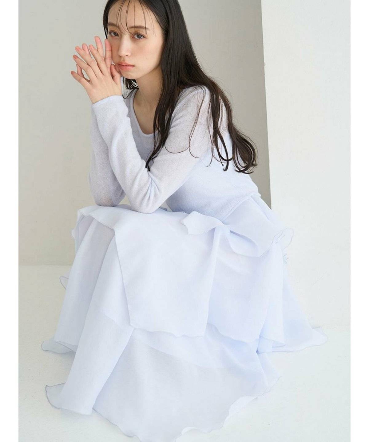 ワンピースを着た女性