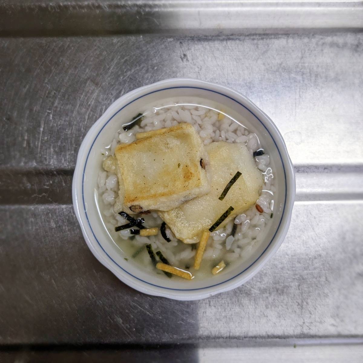 永谷園公式の「揚げもち茶づけ」のレシピ」