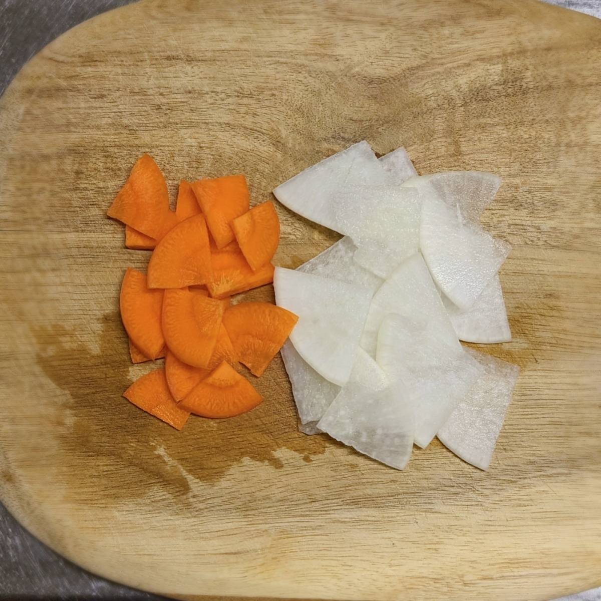 JAグループ公式の「大根と人参ともやしのお味噌汁♪」のレシピ