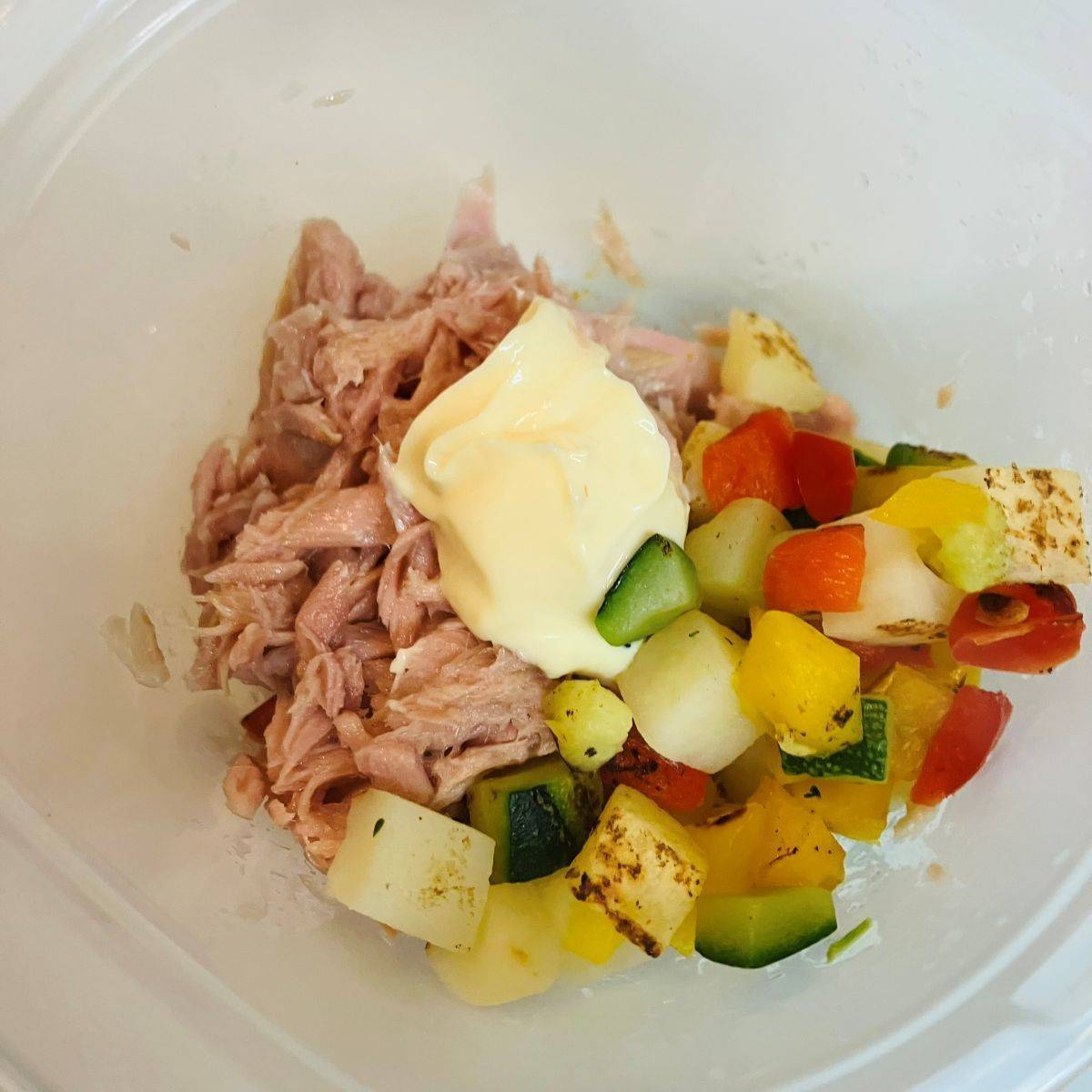 いなば公式の「ツナと彩り野菜のカレーサンド」のレシピ