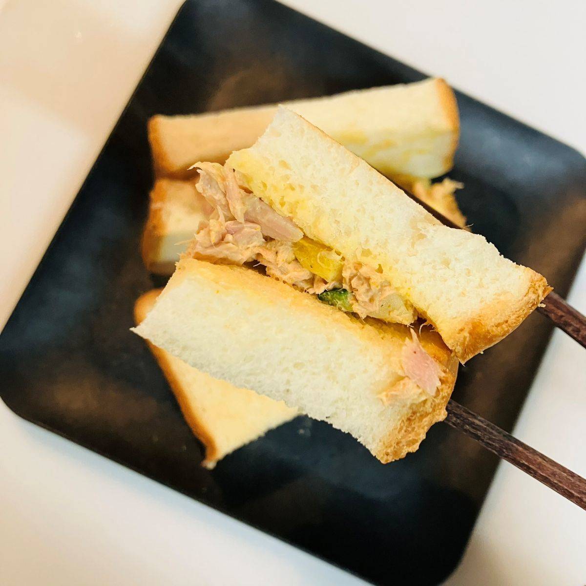 いなば公式の「ツナと彩り野菜のカレーサンド」のレシピ