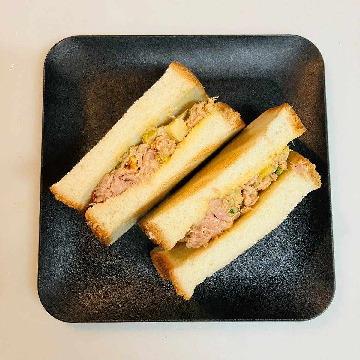 いなば公式の「ツナと彩り野菜のカレーサンド」のレシピ