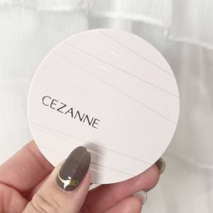  CEZANNE「毛穴レスフィックスパウダー」 