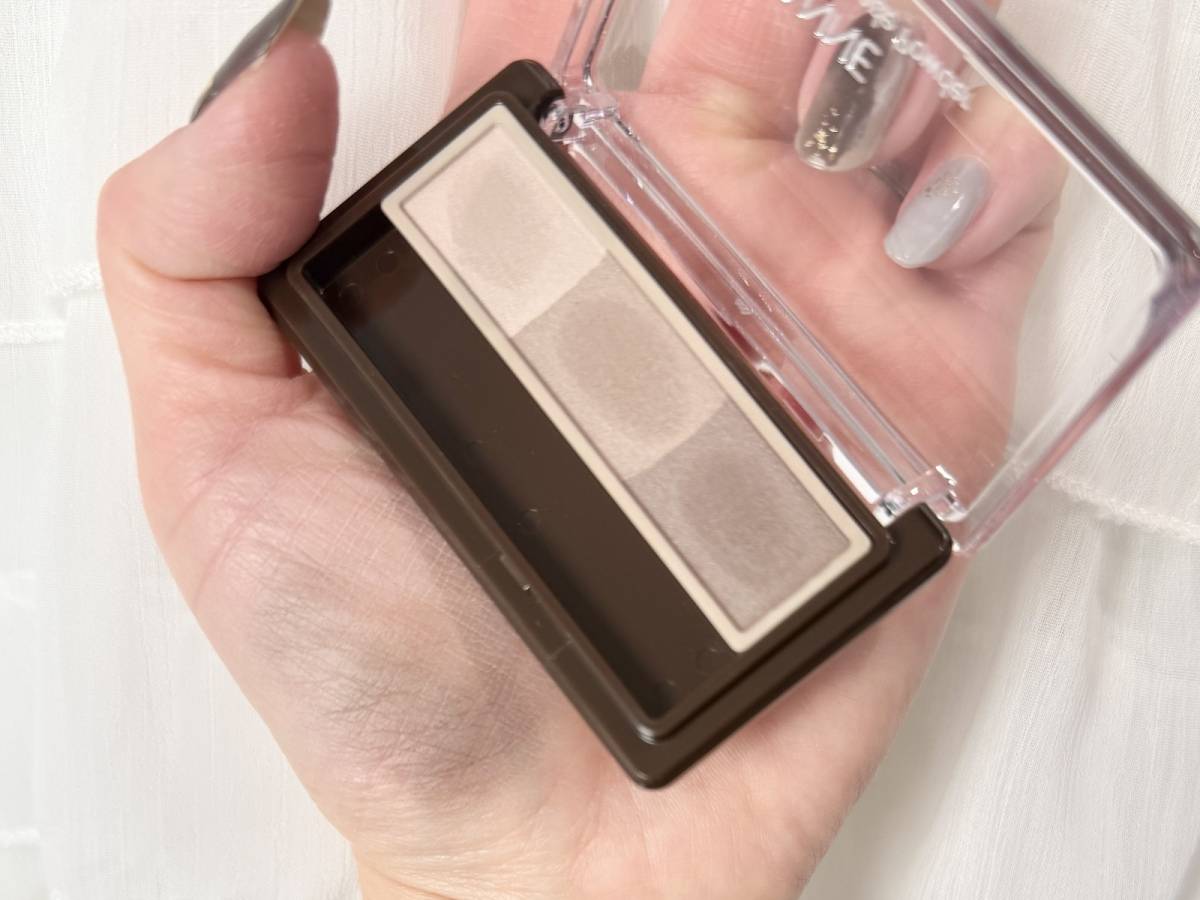 アイブロウ&シェードパウダー 03ソフトグレージュスウォッチ