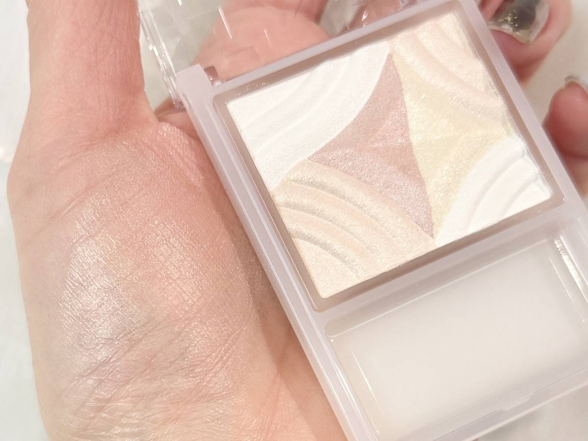 ブレンドカラーチーク H1ペールハイライトスウォッチ