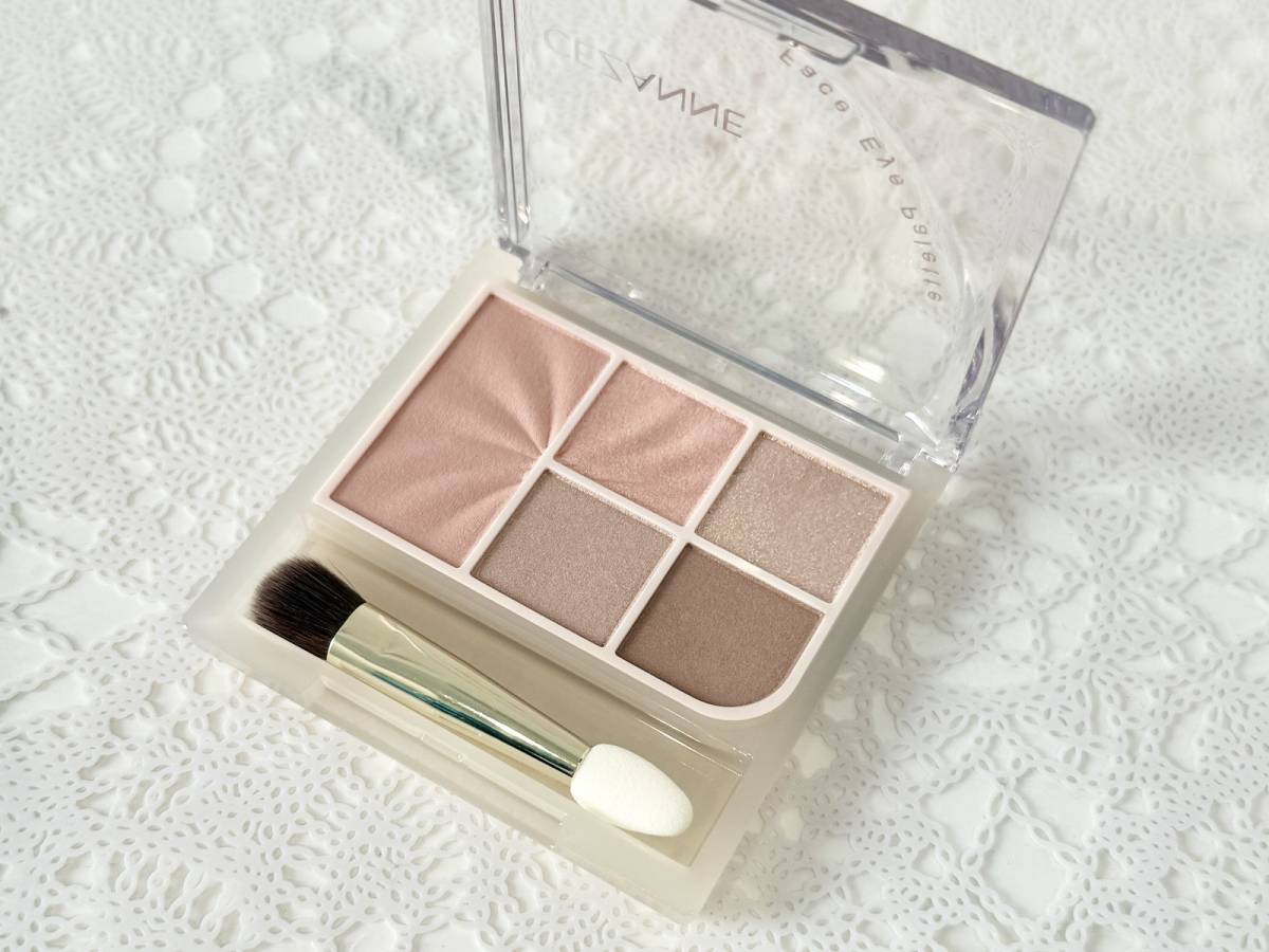 フェイスアイパレット　03ノーブルベージュ