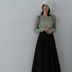 サスペンダースカートコーデおすすめ16選♪大人の着こなしとは？〜春夏秋冬別〜