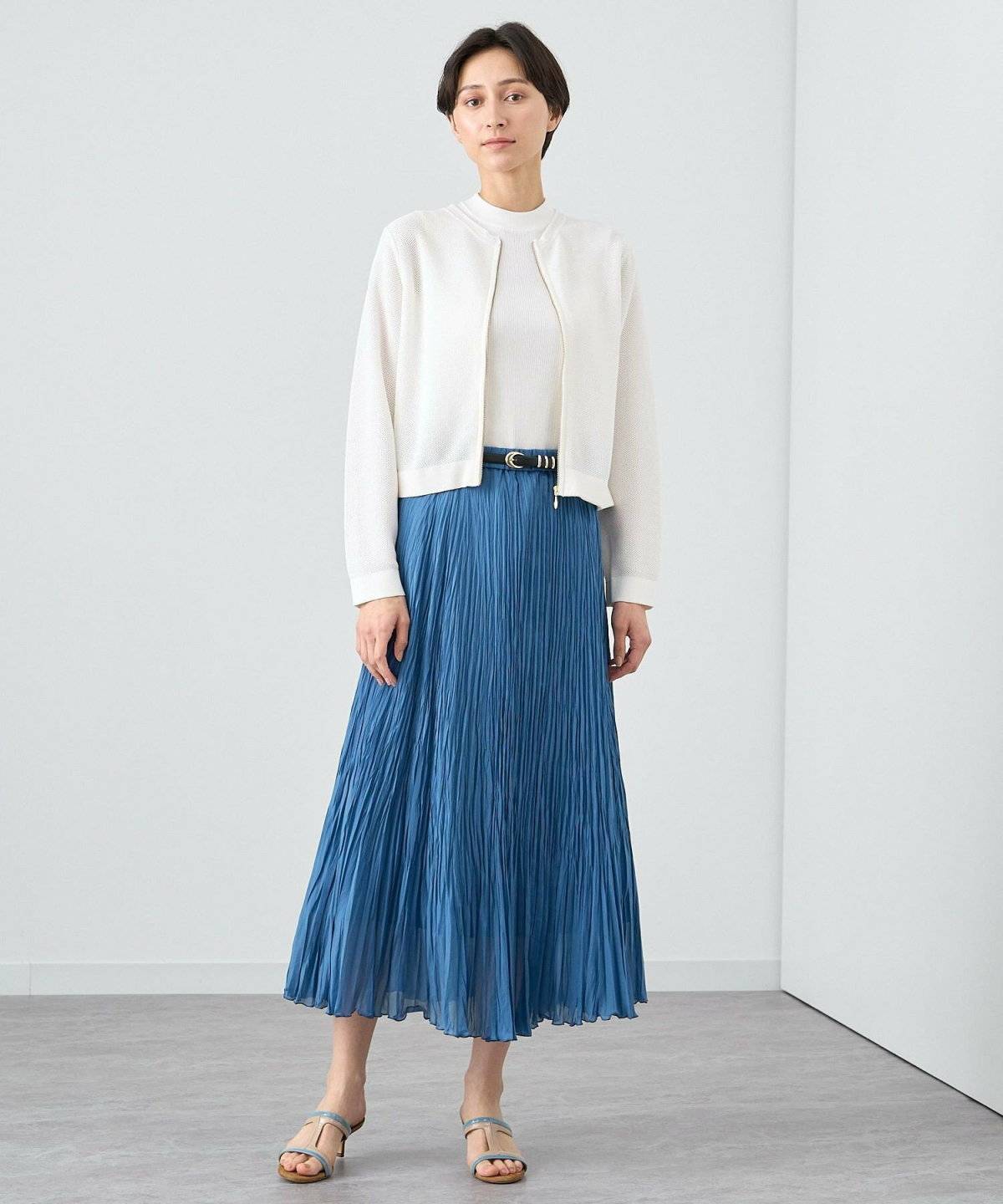 春コーデの女性