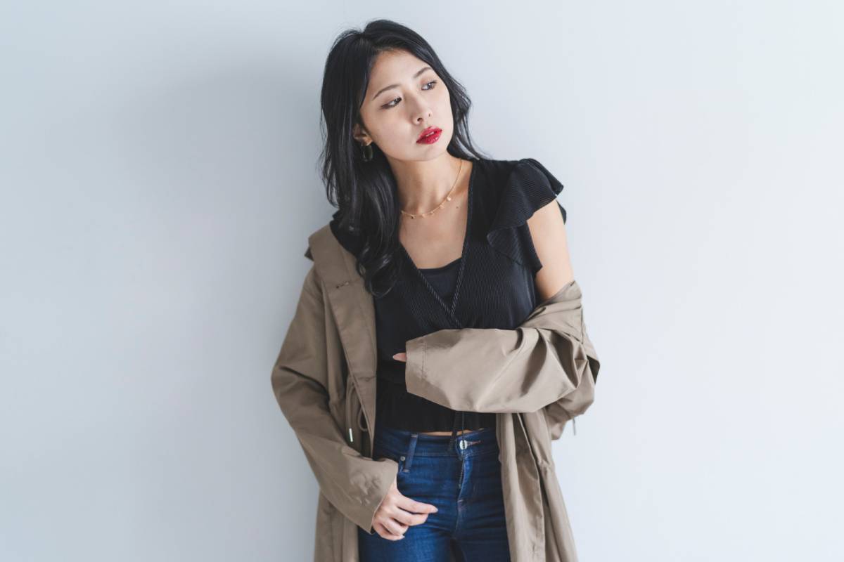 トラッドスタイルのおしゃれな女性