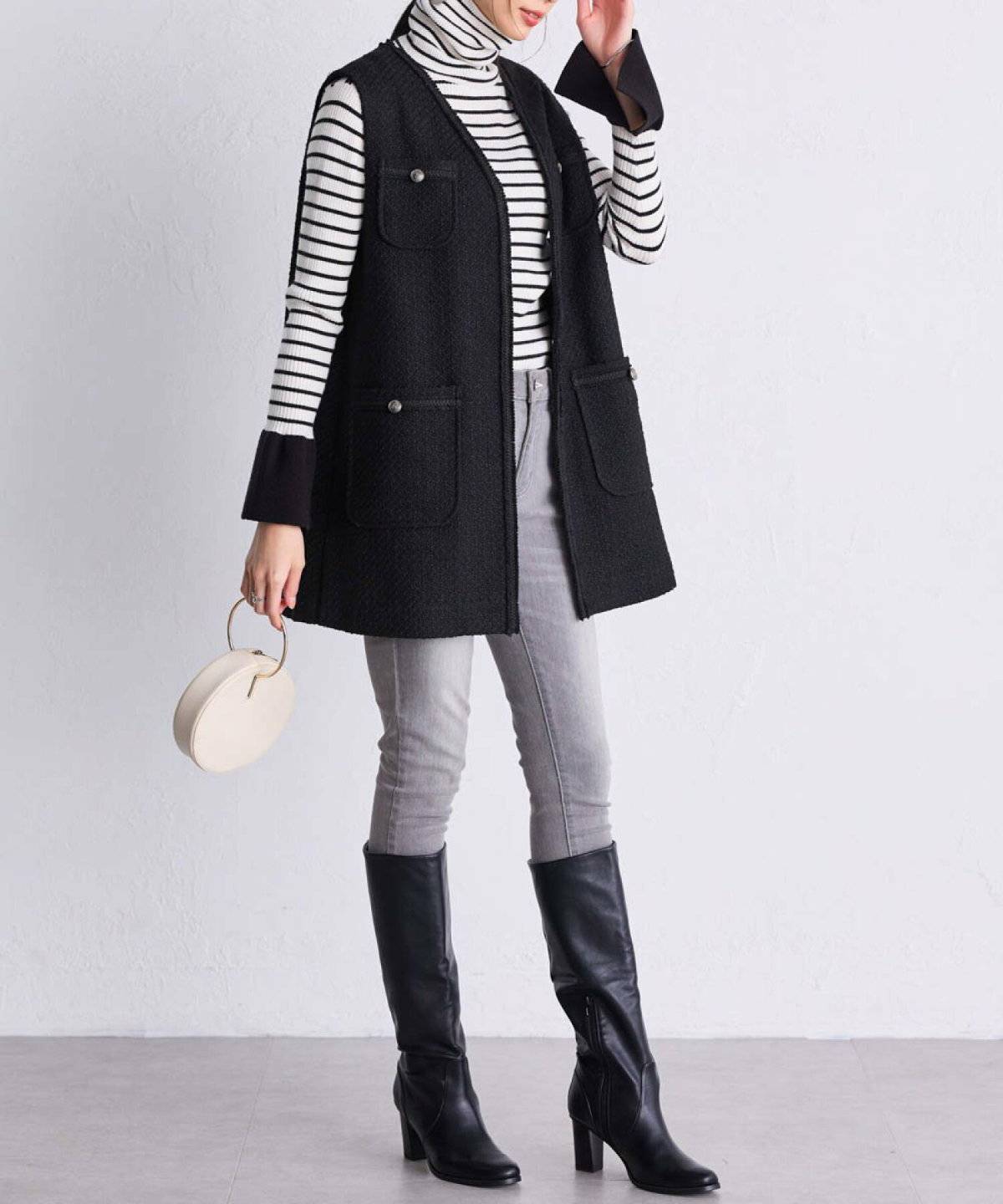 ロングジレコーデの女性