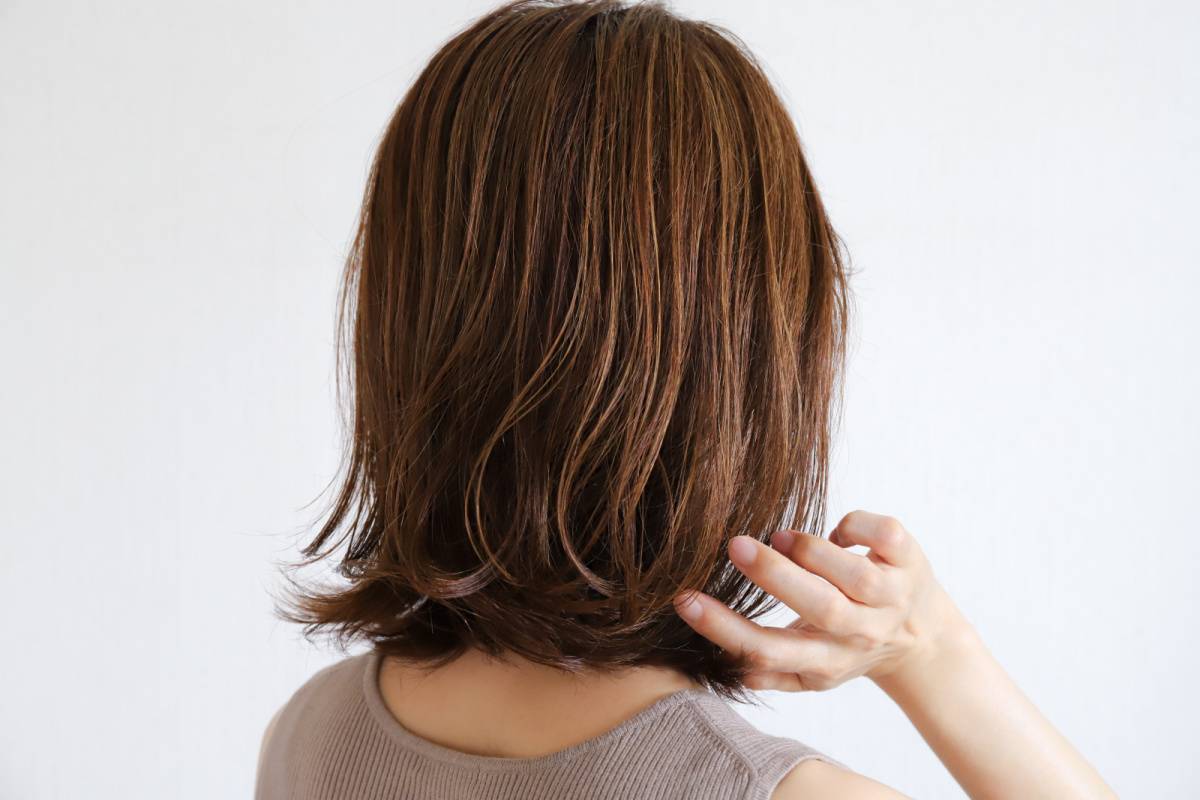  ダウンロード済み 女性の後ろ姿　ヘアケアイメージ