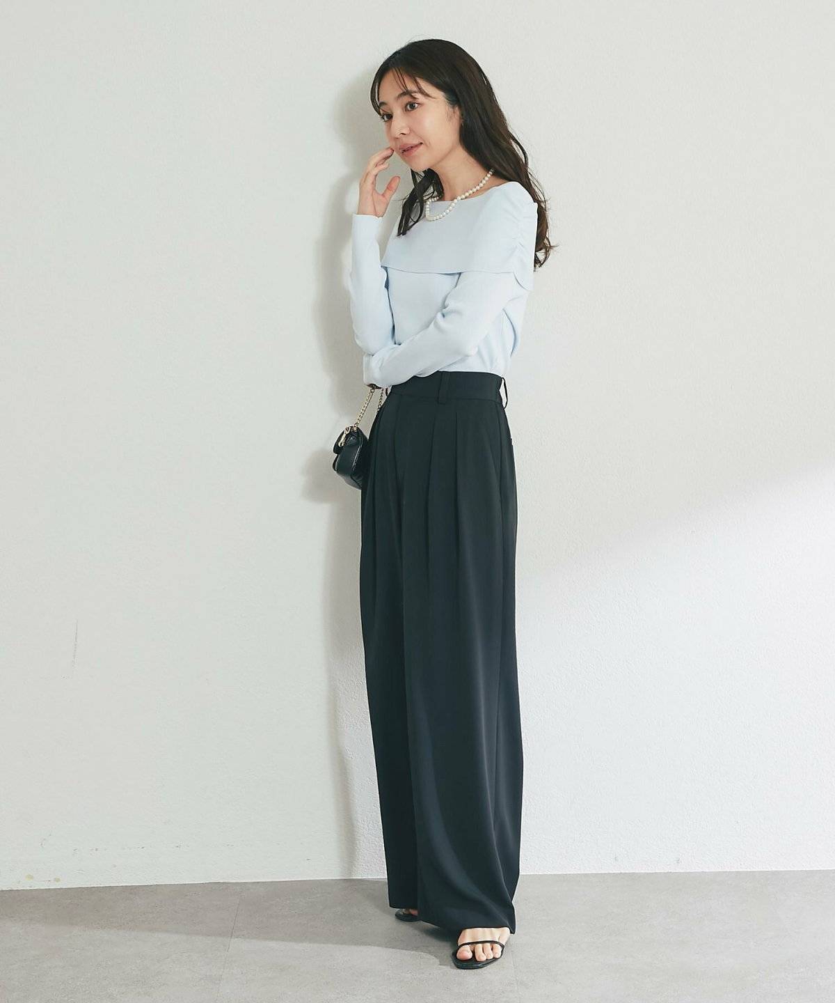 春コーデの女性