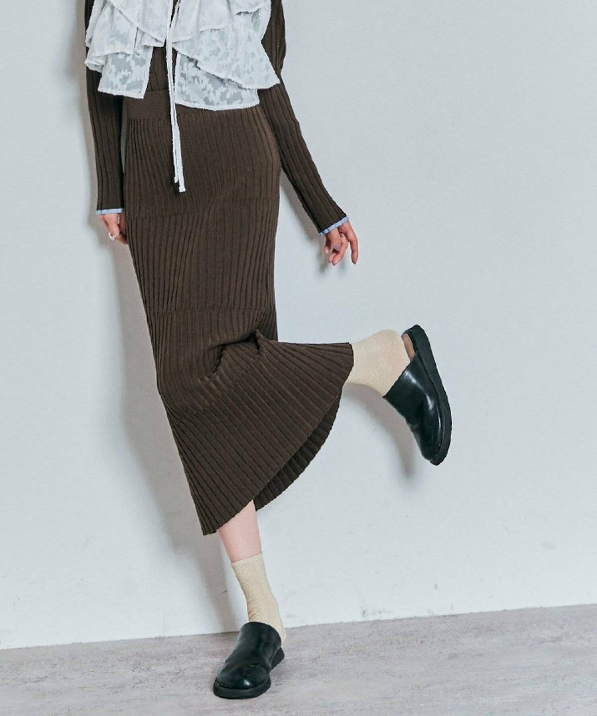 ニットスカートコーデ