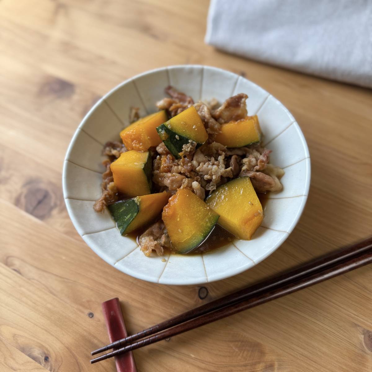 JAグループ公式の「カボチャと豚肉の煮つけ」のレシピ