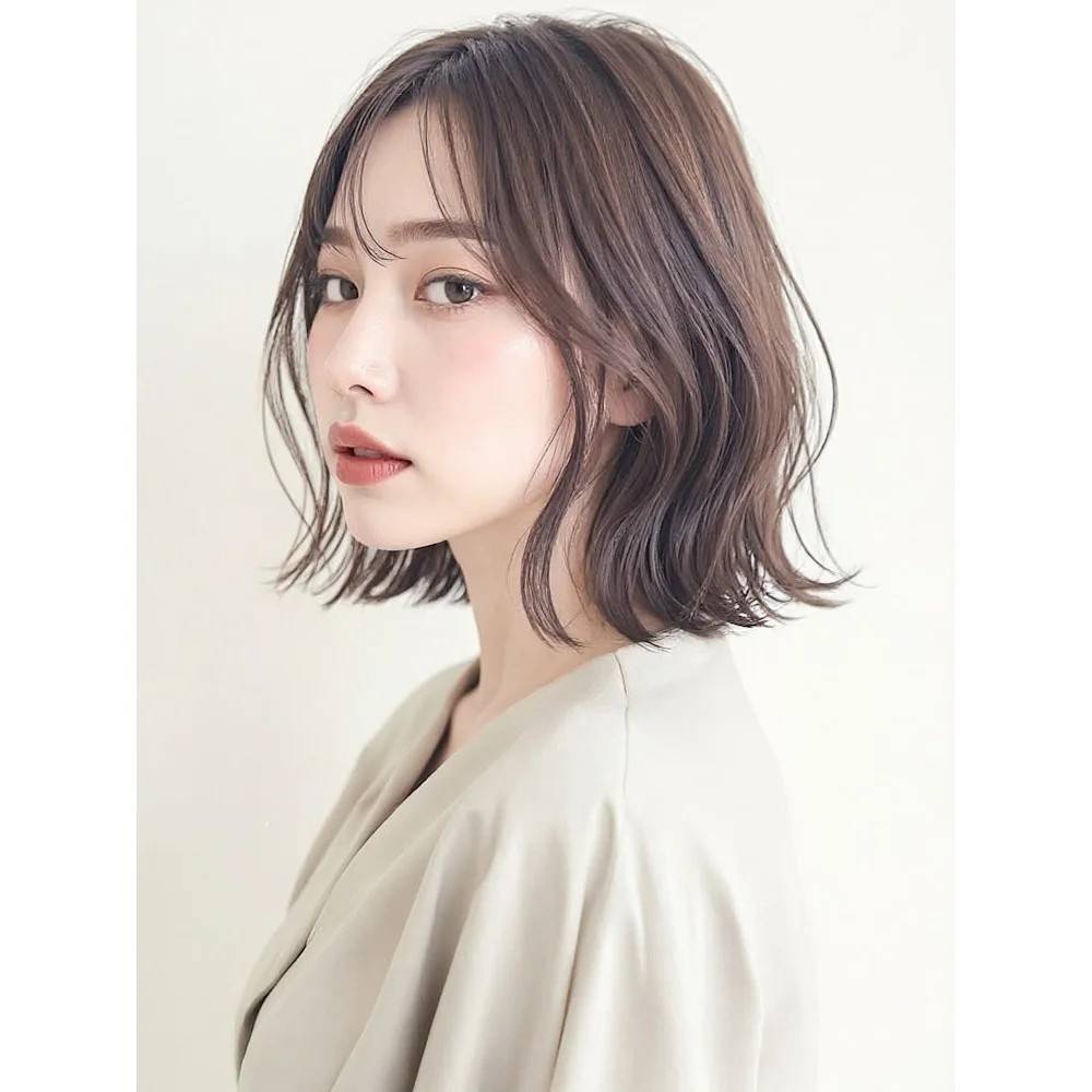 くすみカラーのくびれボブ