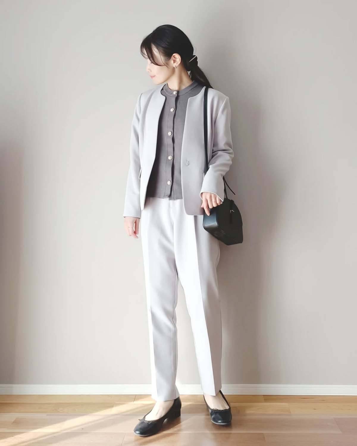 ジャケットのインナーに選ぶ!